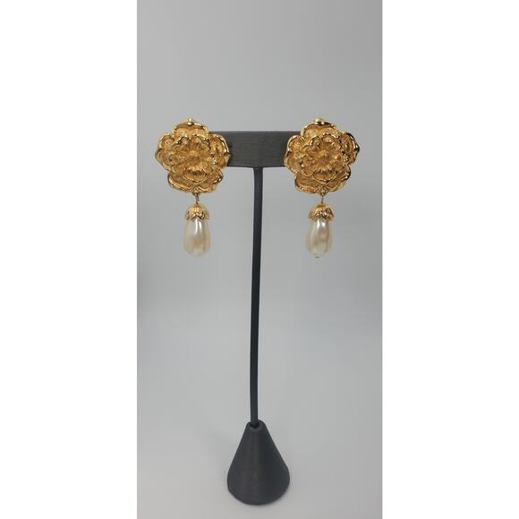 Vintage Avon Summerset Collection Faux Pearl Floral Necklace & Earrings Set 1994 - Picture 8 of 13